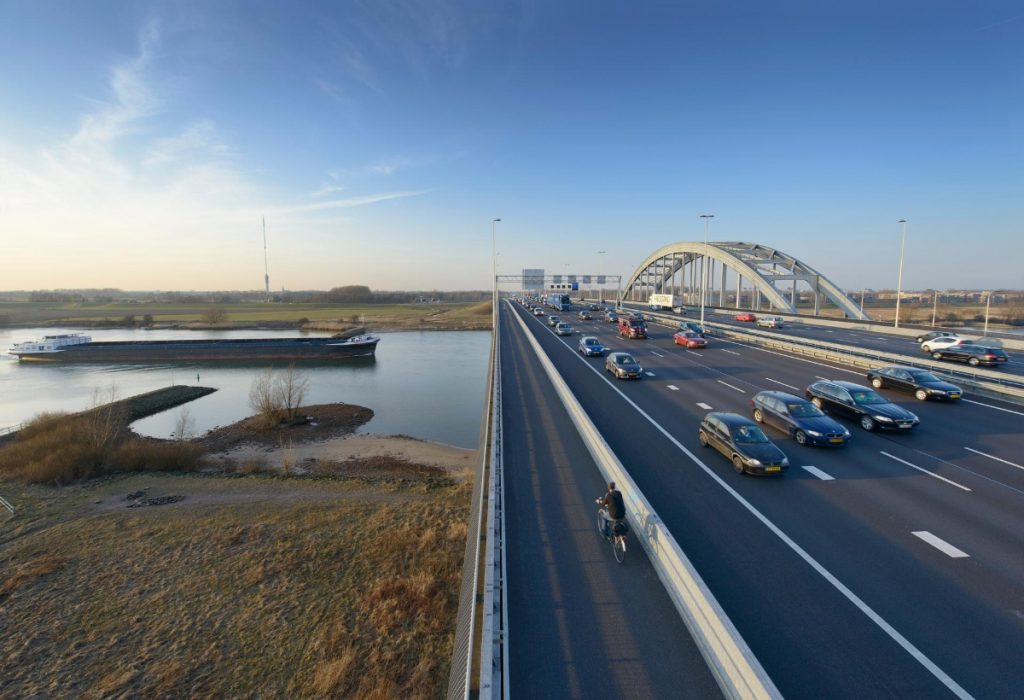 Verkeer snelweg. Foto: IenW