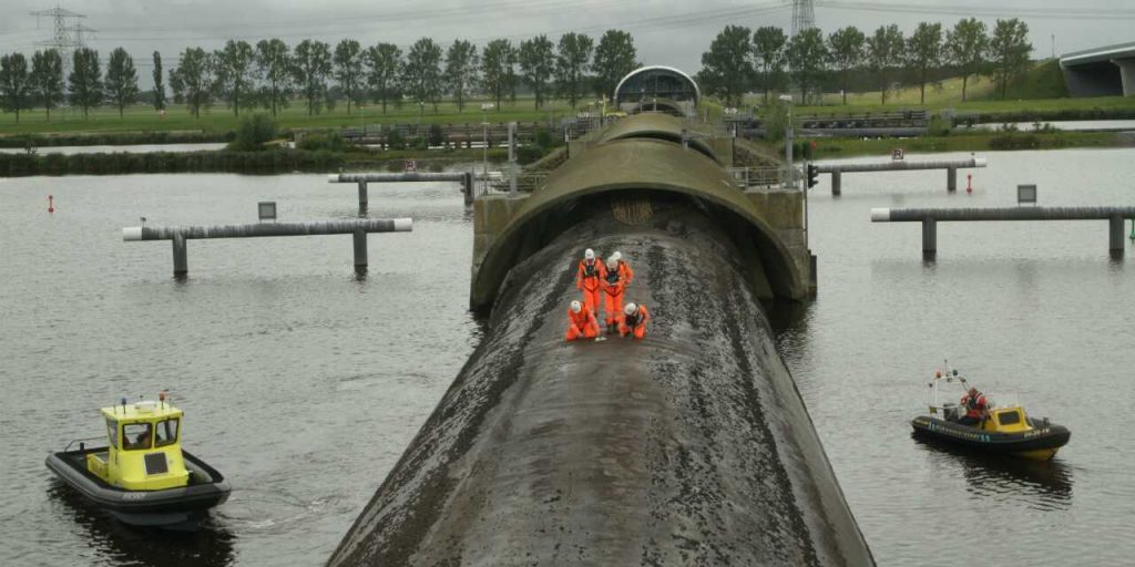 Proefsluiting stormvloeringkering Ramspol (foto: Rijkswaterstaat)