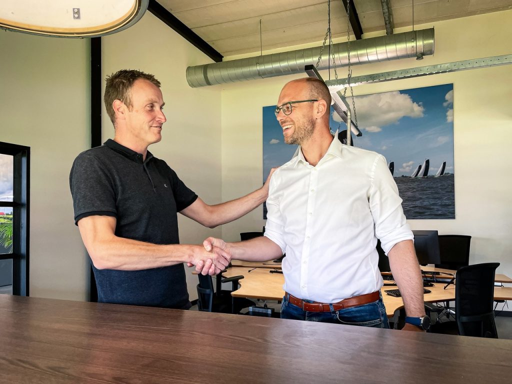 De nieuwe CEO Erik Driessen (links) en de vertrekkende Rudy Dijkstra (bron: Acquaint)