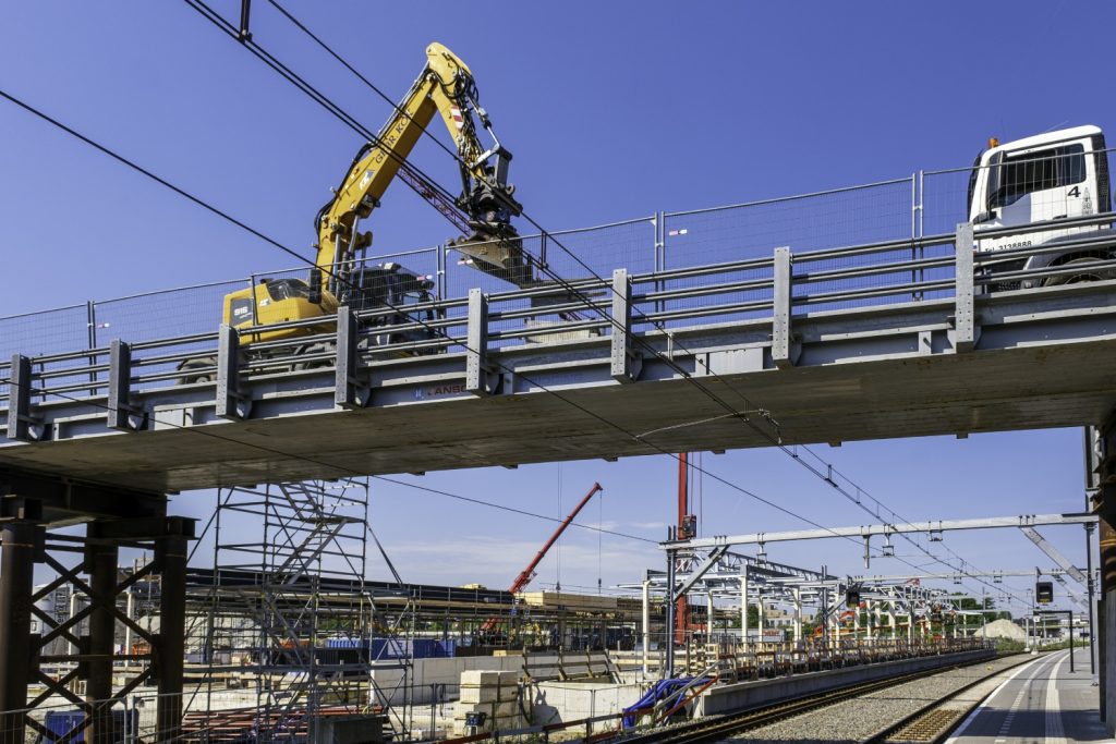 bouw busstation station Groningen