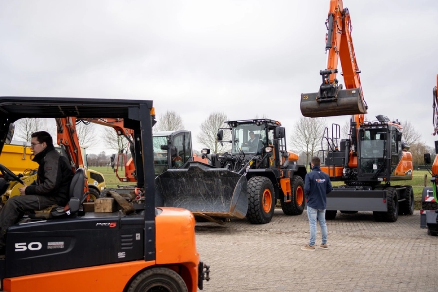 veiling bouwmachines faillisementen troostwijk auctions