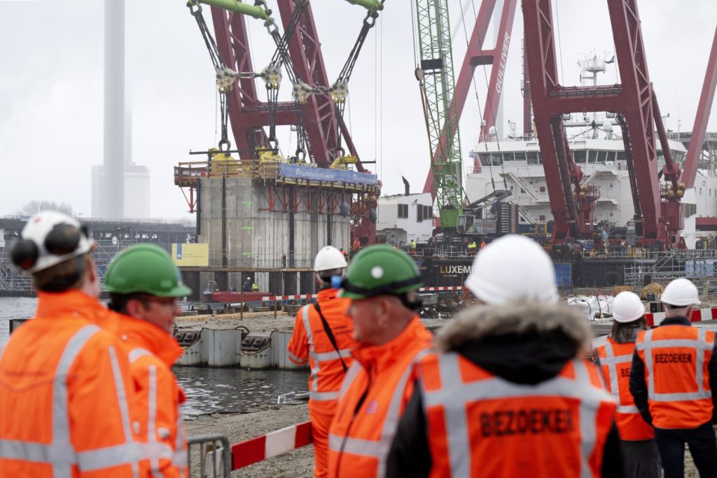 plaatsing pijlers zoutdam ijmuiden