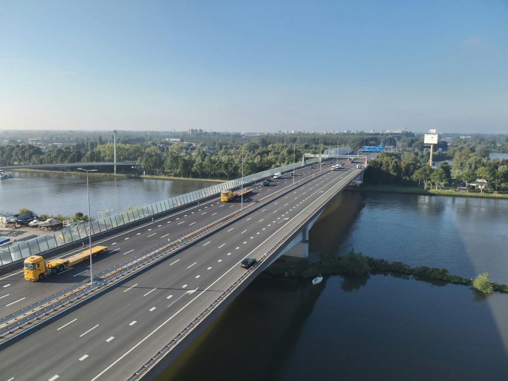 De Zeeburgerbruggen (A10)