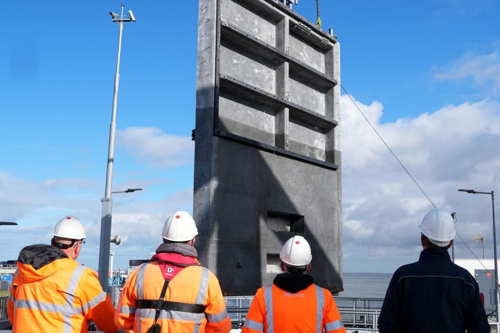 sluisdeuren ultrahogesterkte beton