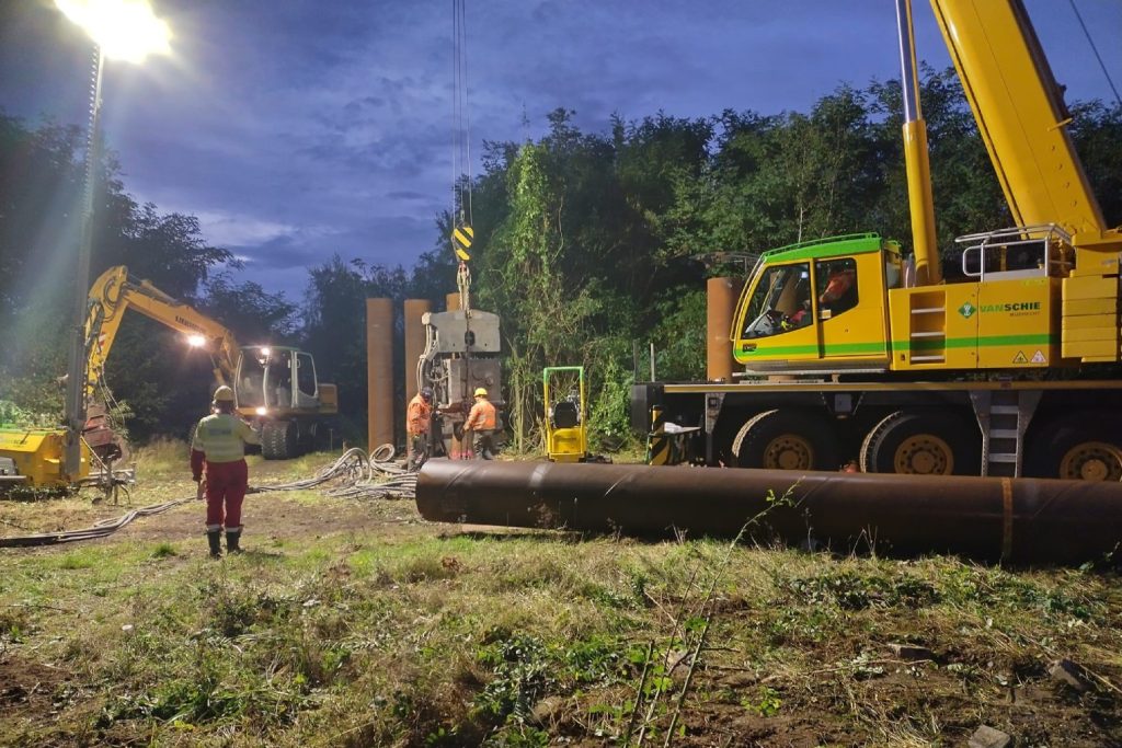 stutpalen gezonken vrachtschip borgharen